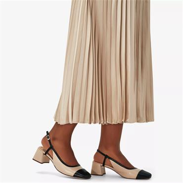 CLARKS WOMENS LOW HEEL SLING BACK SANDAL - SAND LEATHER